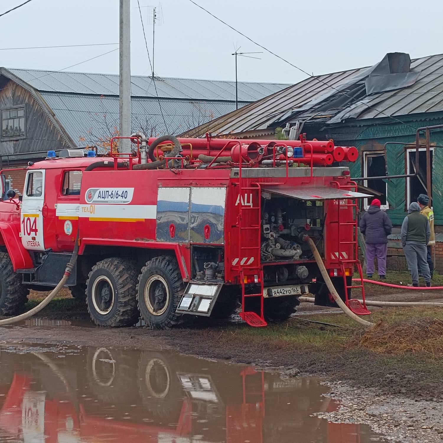 В воскресенье в Нефтегорском районе загорелся дом В воскресенье в Нефтегорском районе загорелся дом