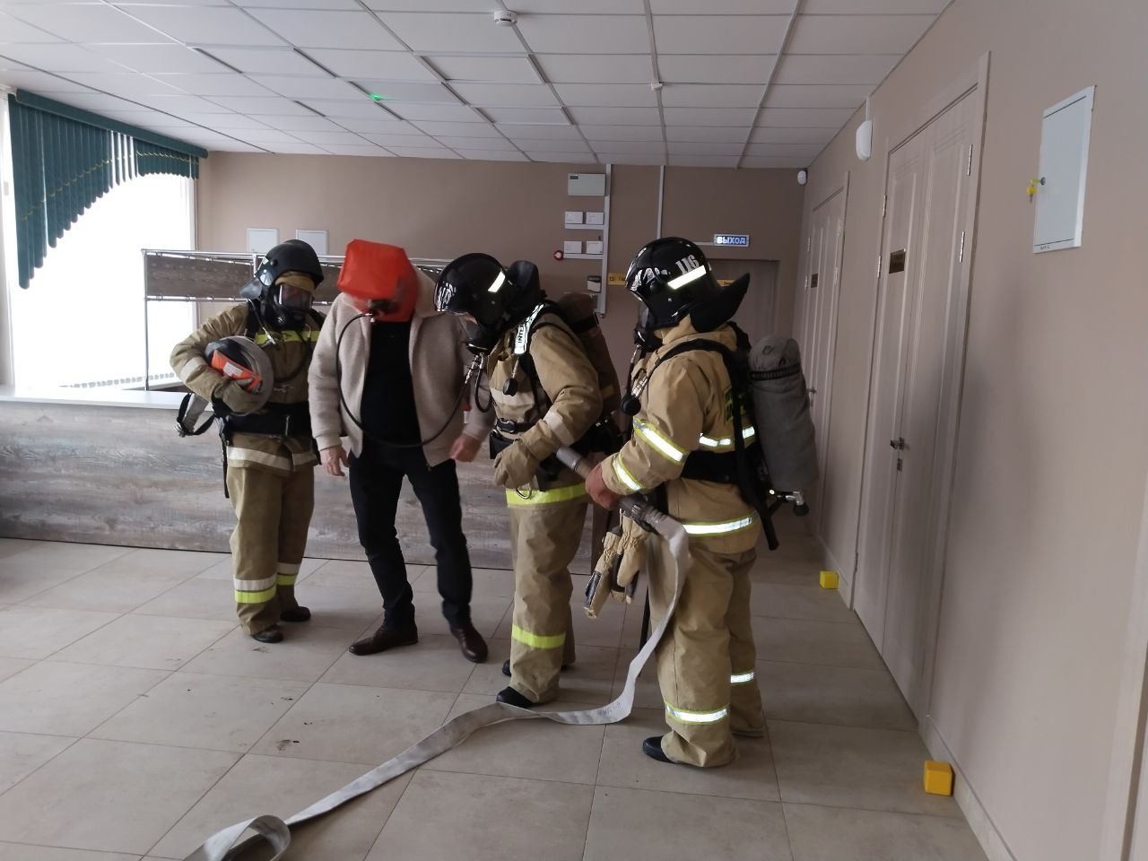 В Алексеевском районе прошли пожарно-тактические учения по ликвидации возгорания в районном доме культуры В Алексеевском районе прошли пожарно-тактические учения по ликвидации возгорания в районном доме культуры