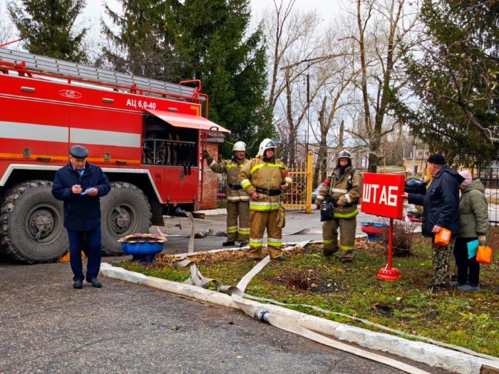 В Елховском районе контрольная проверка деятельности пожарно -спасательного подразделения завершилась пожарно - тактическим учением
