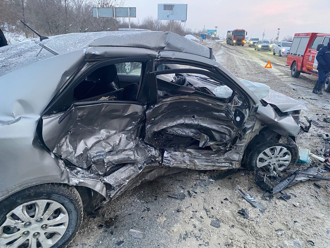 Дорожно-транспортное происшествие с участием трех автомобилей произошло вчера в Волжском районе