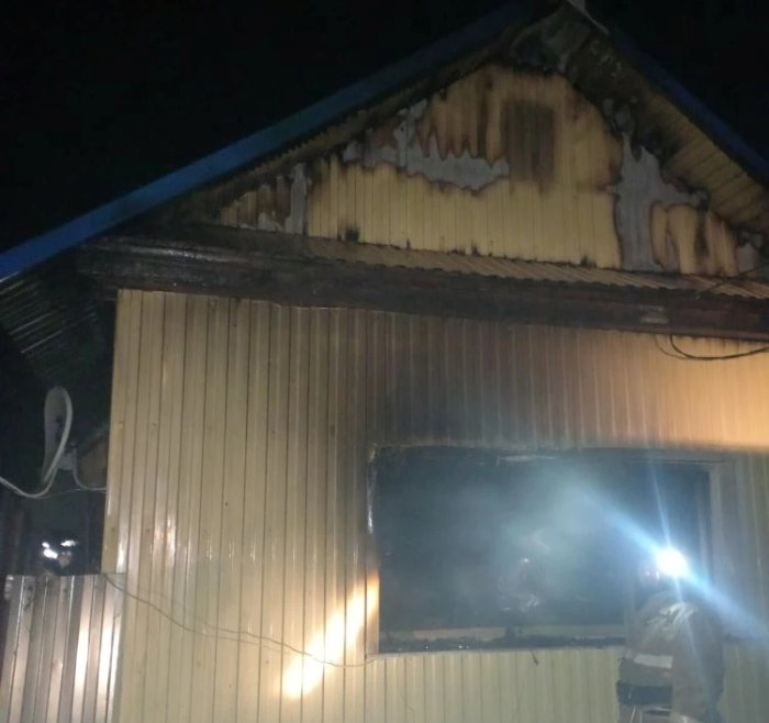 Ночной пожар в Приволжском районе. Горел дом 