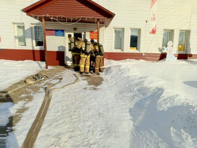 Пожарно-тактическое занятие на социально значимом объекте в Челно-Вершинском районе проведено в рамках учебного плана