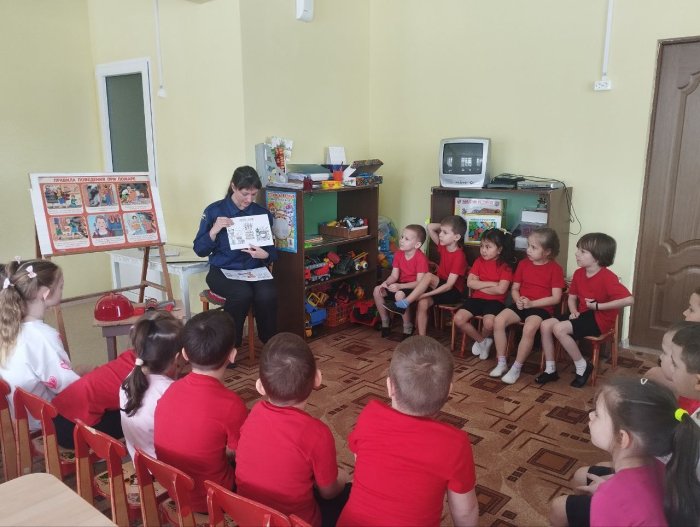 Тематические занятия для самых маленьких жителей Пестравского района