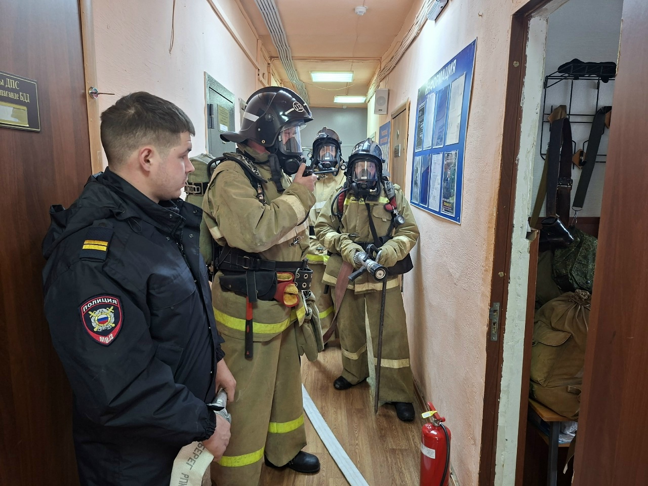 Пожарно-тактическое занятие прошло в здании полиции Челно-Вершинского района