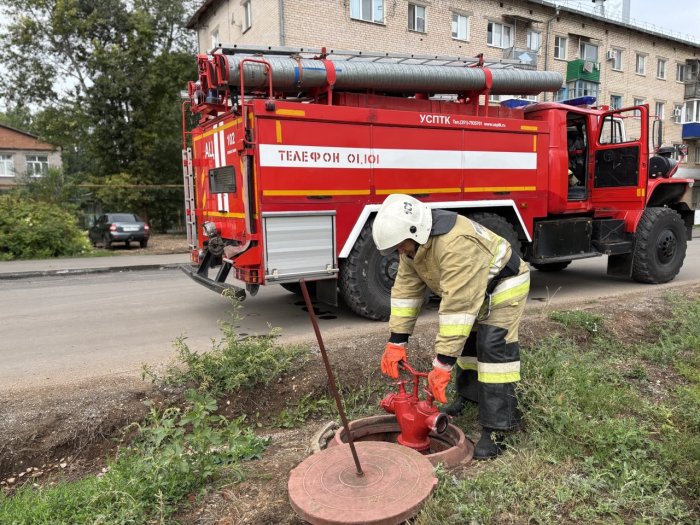 Продолжаются пожарно-тактические занятия на объектах образования в преддверии нового учебного года