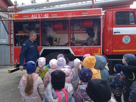 Экскурсия в пожарную часть прошла в Борском районе