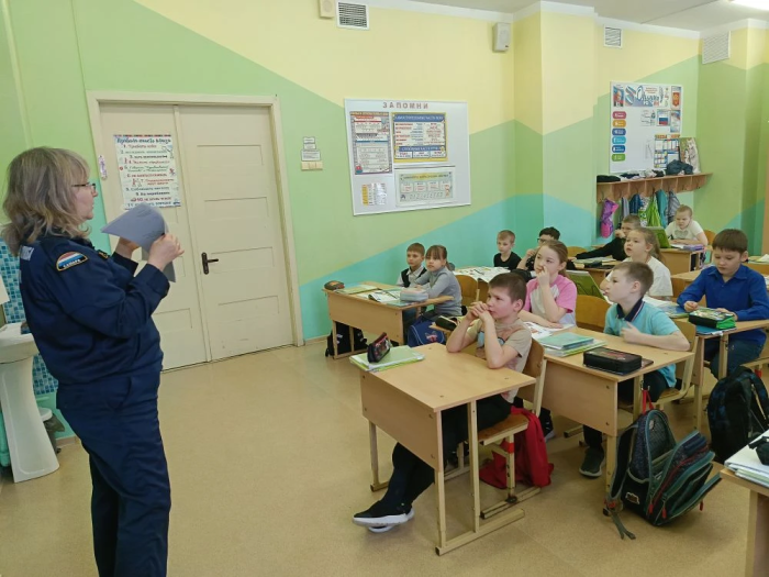 В Елховском районе в рамках Всемирного дня гражданской обороны также проведены открытые уроки