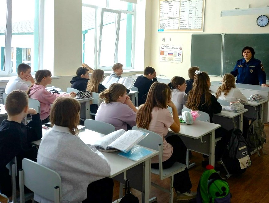 Пожарные в гостях у школьников