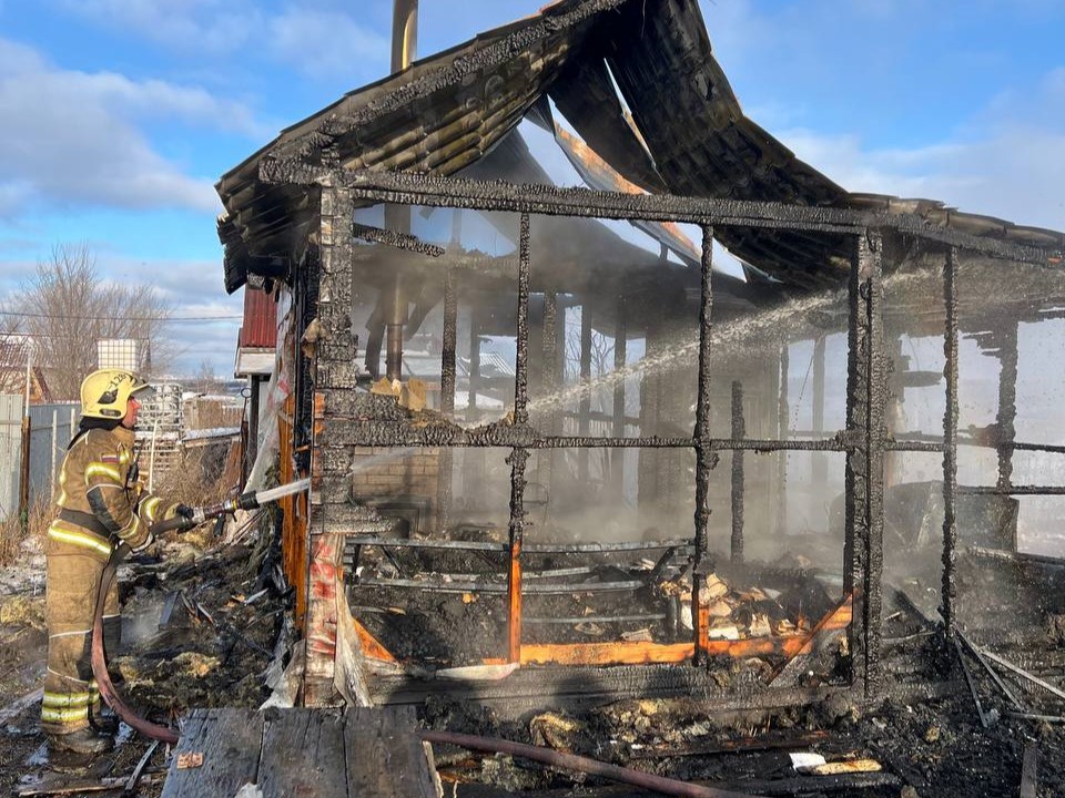 Огнеборцы пожарно-спасательной частей №№ 78, 128 Отряда № 46 ликвидировали пожар в Волжском районе
