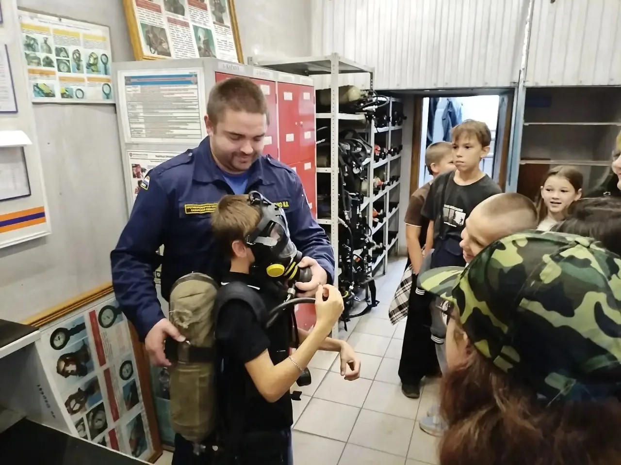Кинельские школьники в гостях у наших огнеборцев