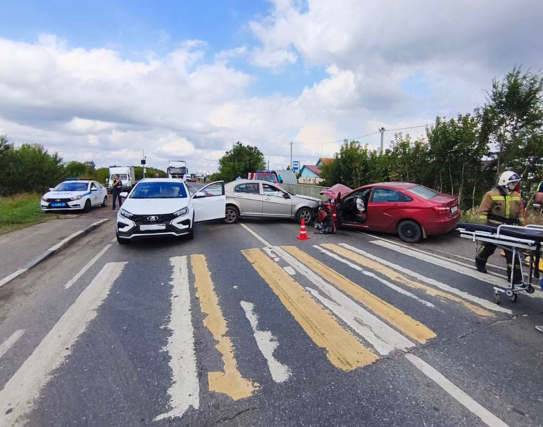 В Волжском районе произошло ДТП с участием трёх транспортных средств В Волжском районе произошло ДТП с участием трёх транспортных средств