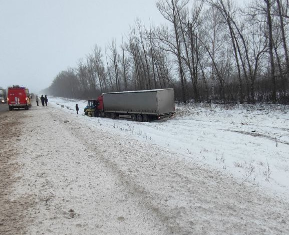 В Сергиевском районе произошла автоавария: столкновение с последующим съездом в кювет 