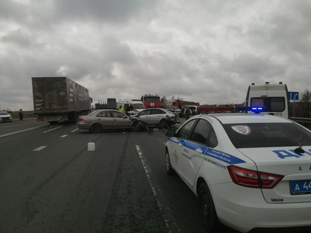 В настоящее время в Красноярском районе наши специалисты ликвидируют последствия ДТП