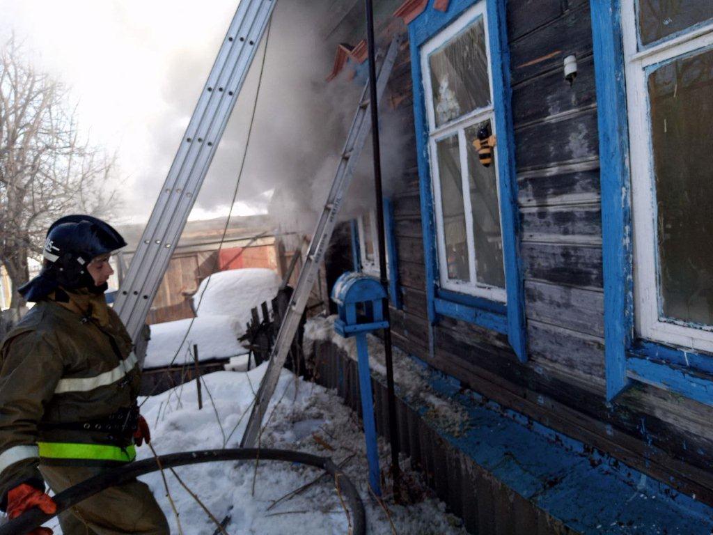 Возгорание дома на площади 64 квадратных метра произошло в Шигонском районе