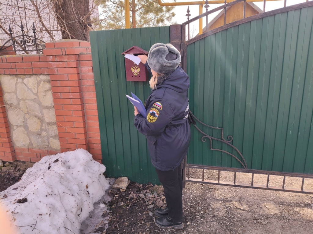 В Большечерниговском районе прошли профилактические беседы с жителями