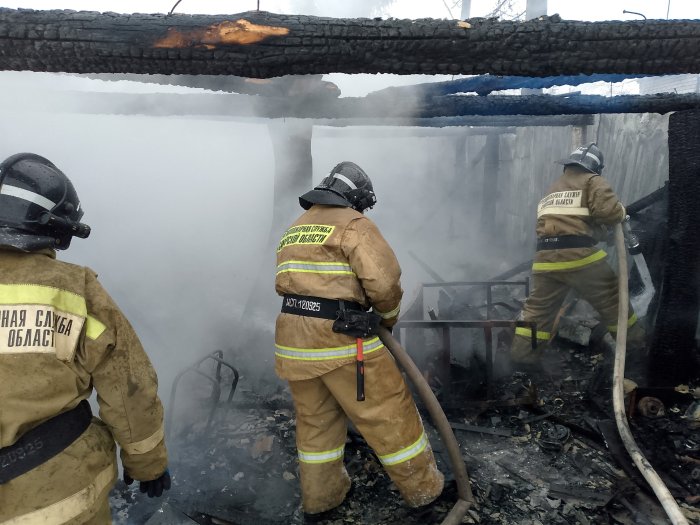 Челно-Вершинские огнеборцы не допустили распространения огня на дом и надворные постройки