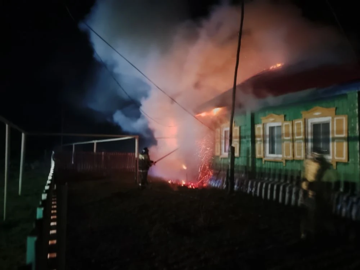 В Исаклинском районе горел жилой дом на площади 40 квадратных метров