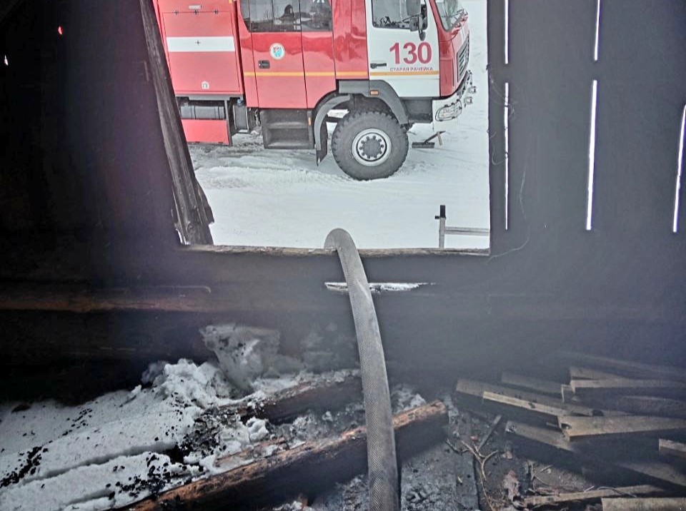 В Сызранском районе горел гараж на площади 80 квадратных метров