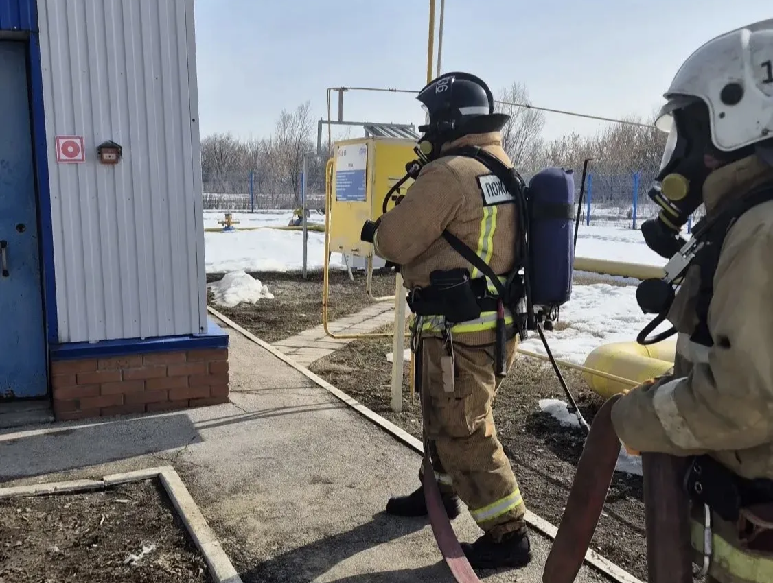 В Кинельском районе на территории одного из социально значимых объектов прошло пожарное-тактическое учение