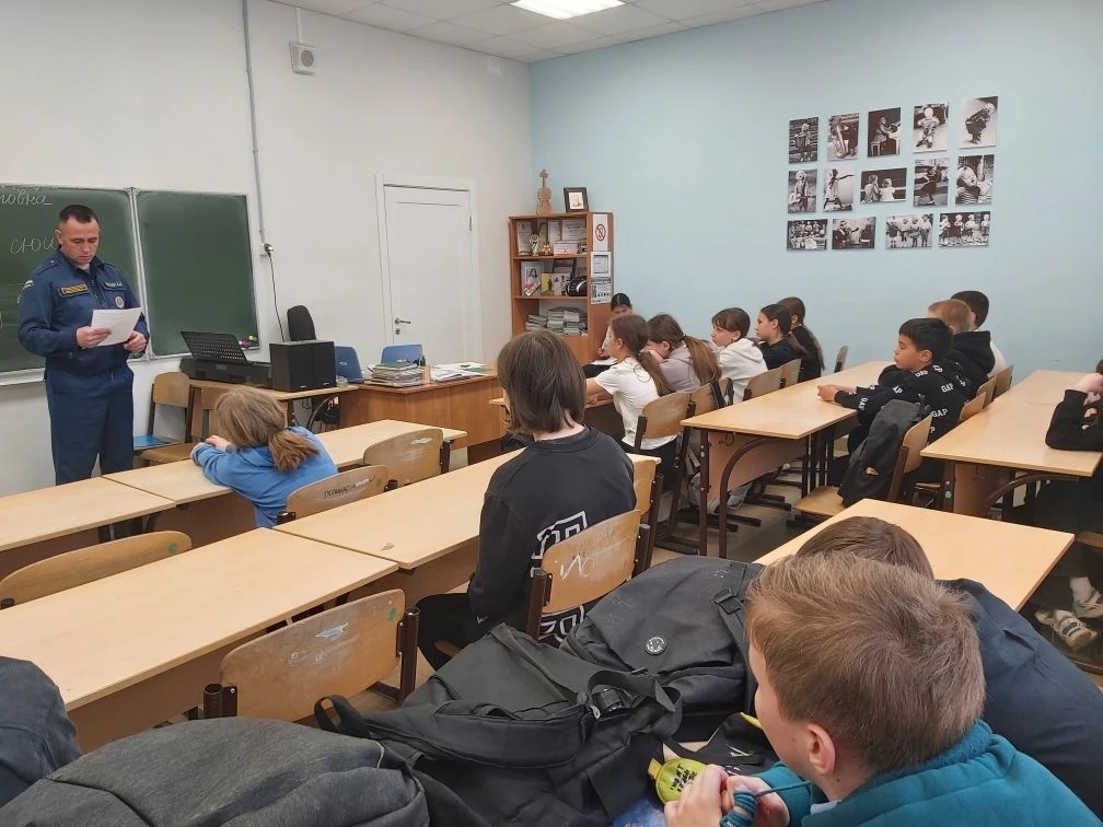 В рамках памятных мероприятий, приуроченных к 40‑летию аварии на Чернобыльской атомной электростанции, в челно‑вершинской средней школе состоялся открытый урок