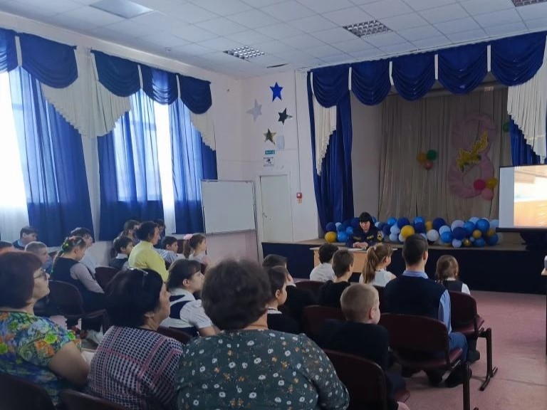 С камышлинскими школьниками открытый урок провела инструктор противопожарной профилактики Гулюся Султанова