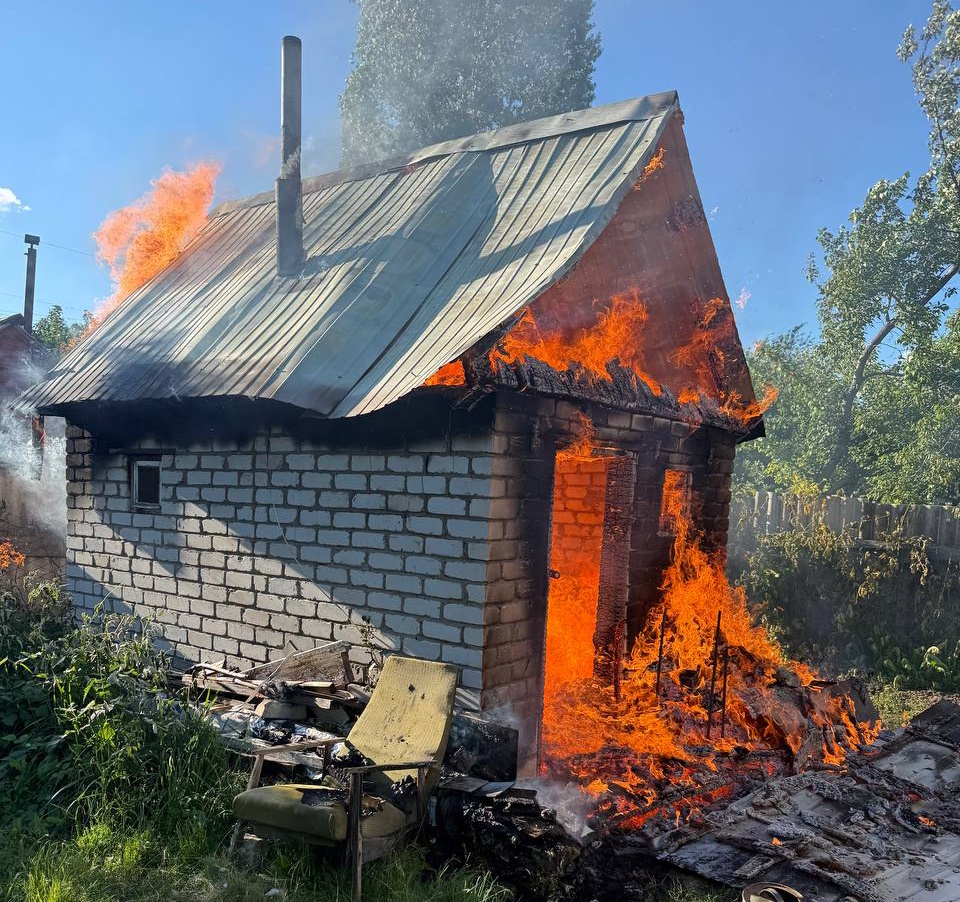 В Ставропольском районе во вторник вечером загорелась баня