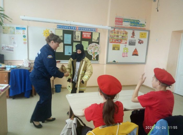 В центре внимания - основы противопожарной грамотности для учащихся школ