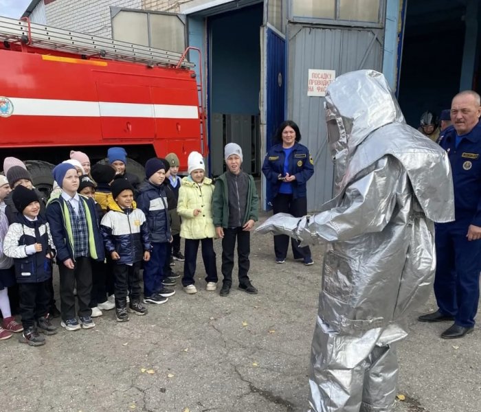 Увлекательная экскурсия для детей в пожарную часть в Камышлинском районе