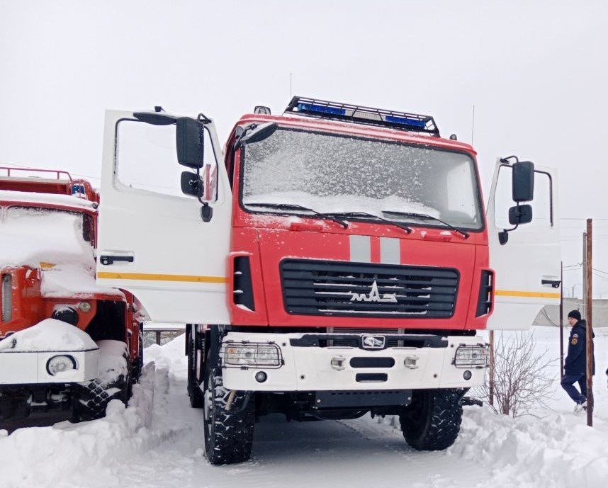 В преддверии Нового года пестравские и красноярские огнеборцы получили новую технику