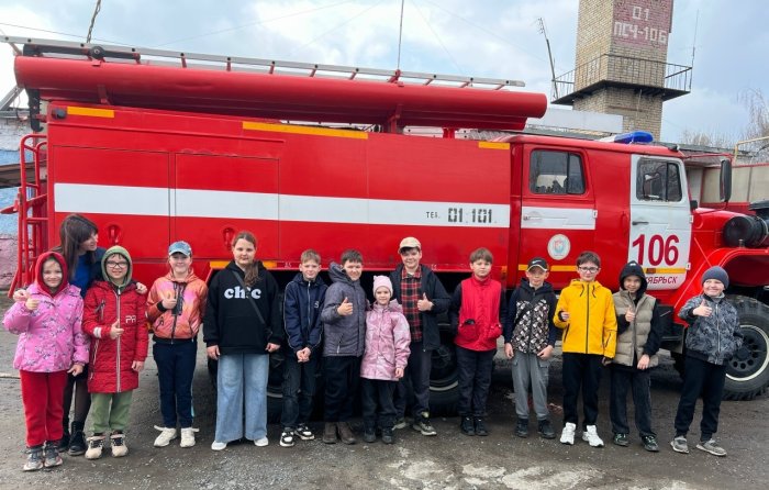 В городском округе Октябрьск школьники познакомились с работой огнеборцев