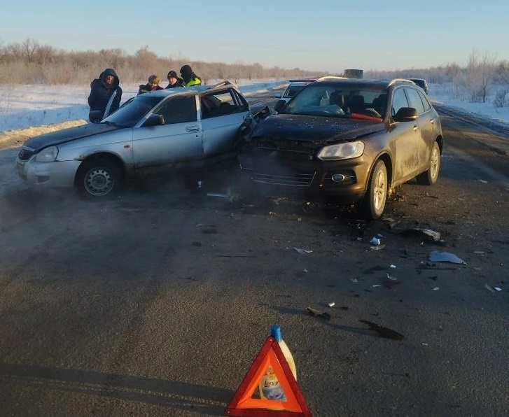 Сегодня на трассе Самара - Оренбург произошло столкновение двух автомобилей