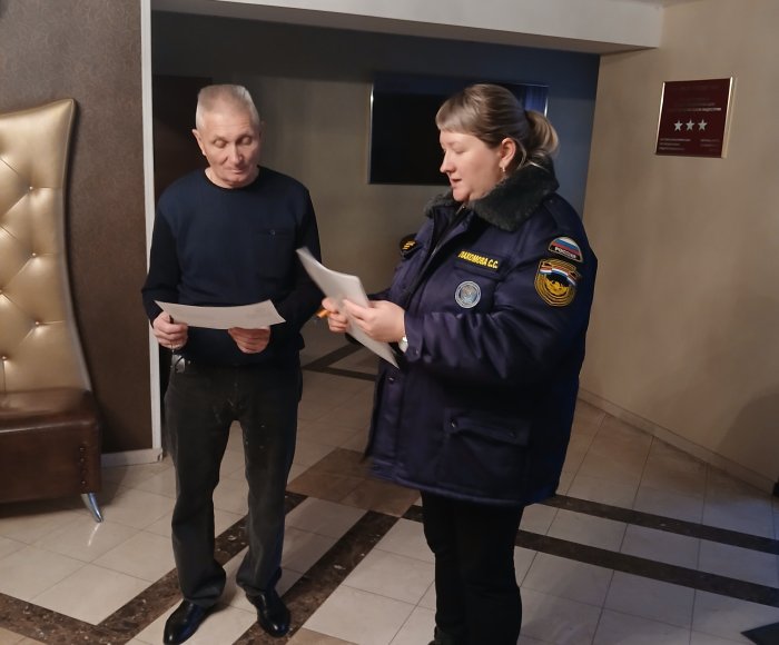 Беседы с населением – одна из наиболее действенных форм работы по предупреждению пожаров