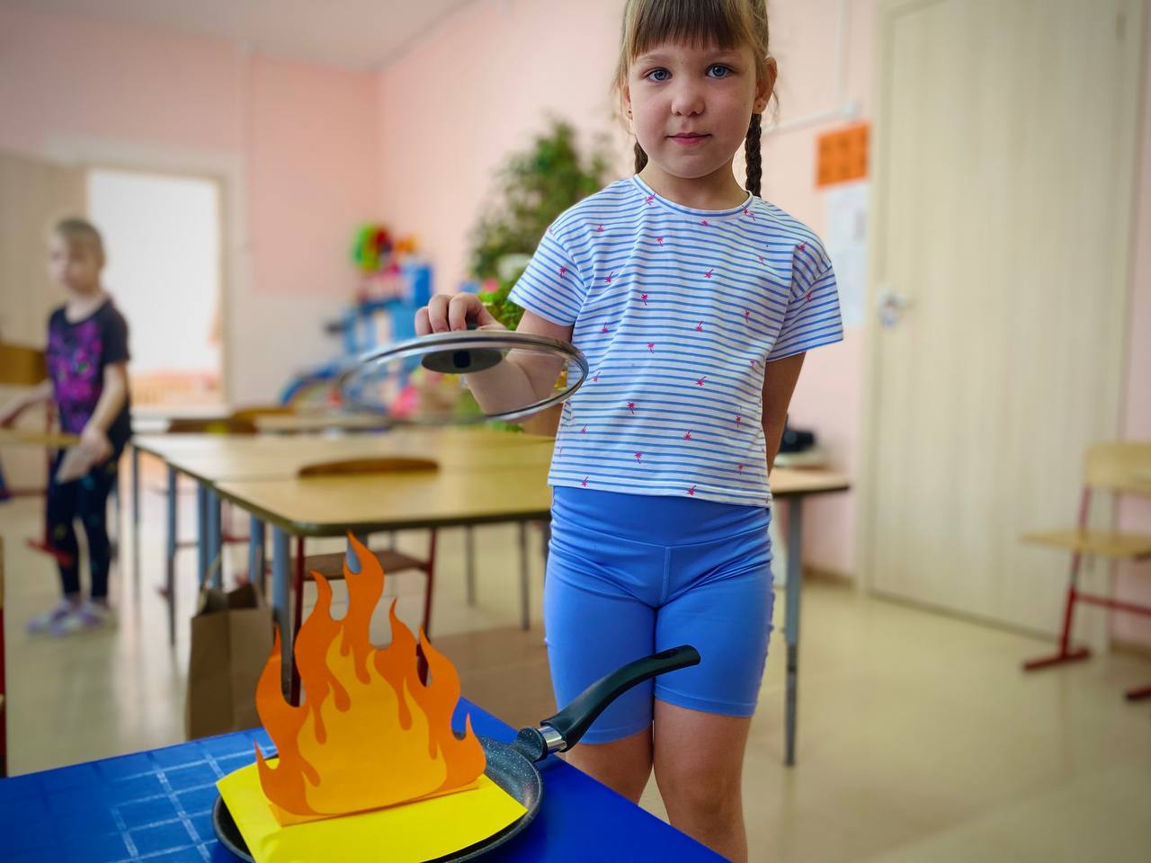 С дошкольниками повторили правила пожарной безопасности