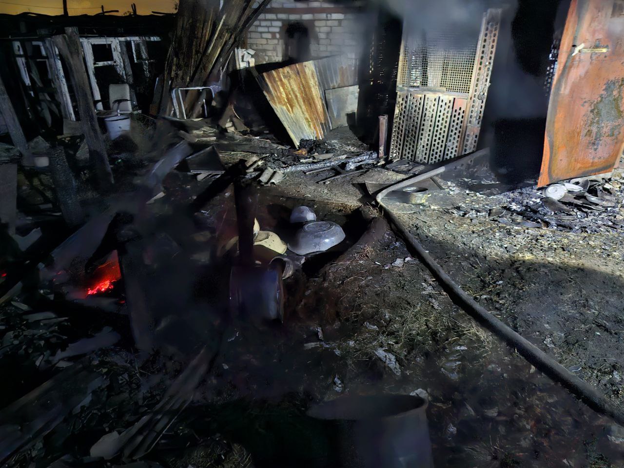 Вчера поздно вечером в Ставропольском районе загорелся дачный дом Вчера поздно вечером в Ставропольском районе загорелся дачный дом