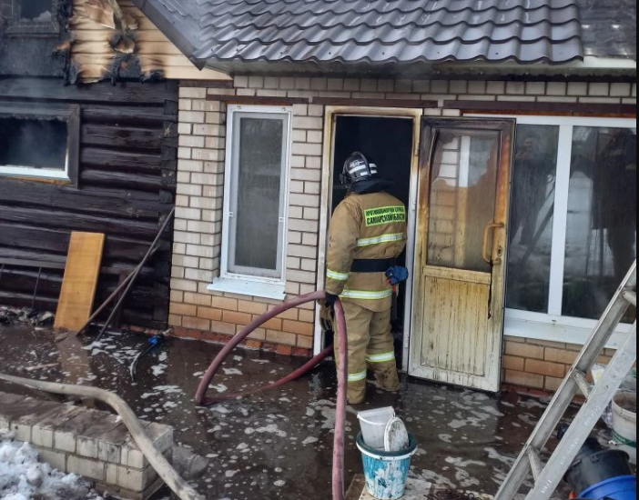 Сорок квадратных метров были объяты огнем в Приволжском районе