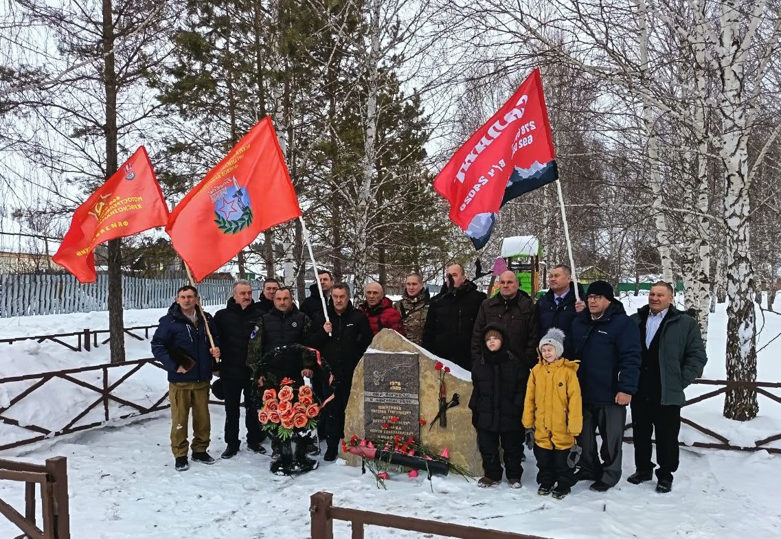 Память боевых товарищей почтили минутой молчания и в Исаклинском районе