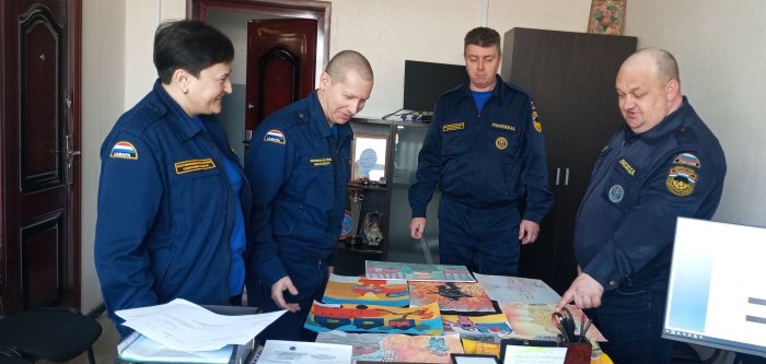 В приволжском пожарно-спасательном отряде № 45 подвели итоги первого этапа ежегодного регионального конкурса детского рисунка «Мои родители работают в пожарно-спасательном подразделении»
