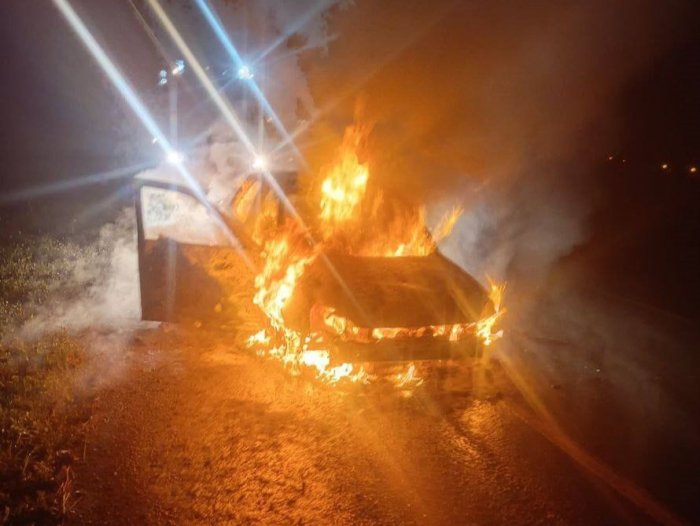 Вчера в 23:51 в Сергиевском районе произошло возгорание автомобиля в движении