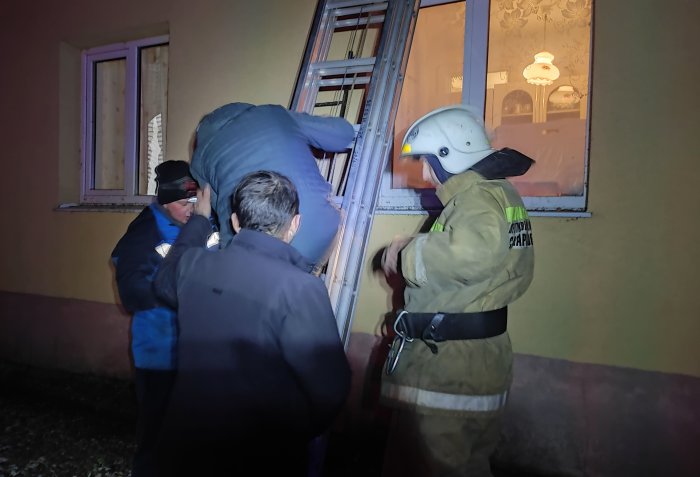 В Клявлинском районе загорелся электрический щиток в подъезде многоквартирного дома