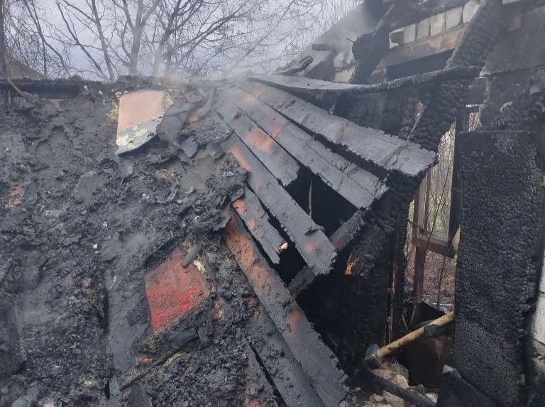 В Ставропольском районе загорелся дачный дом на площади 18 квадратных метров