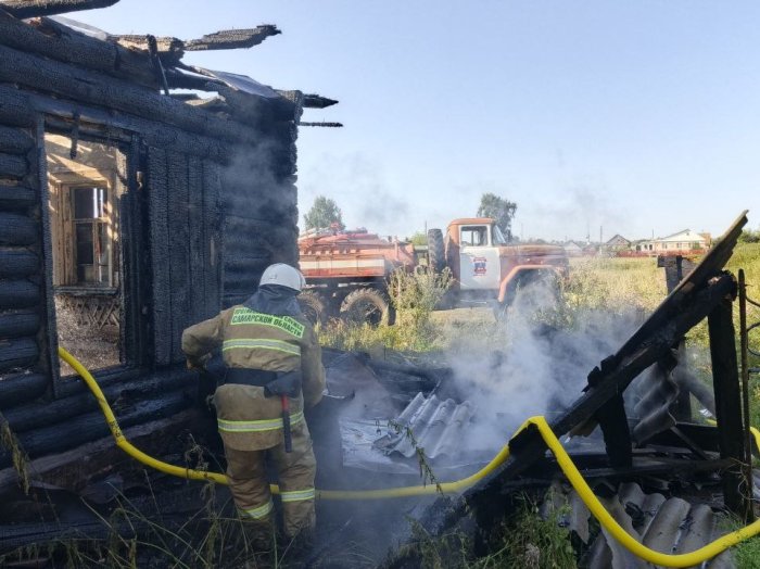 В Кошкинском районе в нежилом доме произошёл пожар на площади 40 квадратных метров