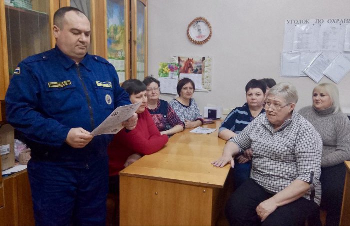 В Похвистневском районе проходят инструктажи с работниками социальных служб и их подопечными