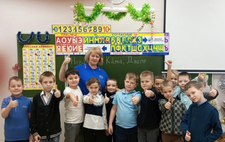 Инструктор пожарно-спасательной части № 122 Отряда № 45 напоминает основные правила при запуске петард и фейерверков