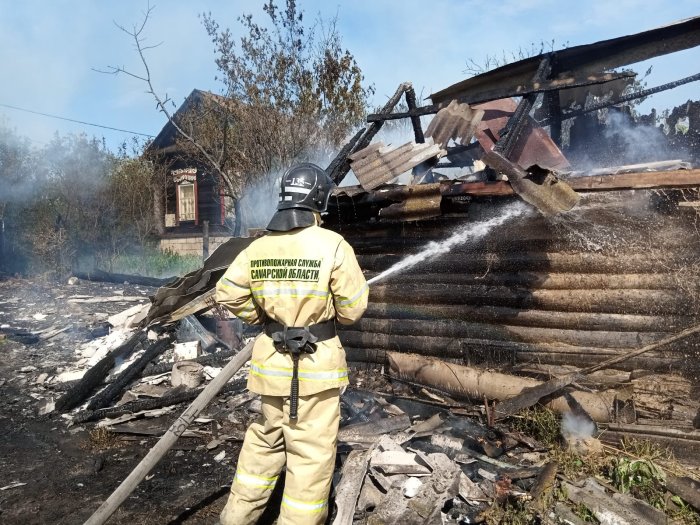 В прошедшие выходные специалисты пожарно-спасательного отряда № 37 выезжали дважды на тушение пожаров в Шигонском районе