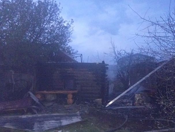 В Приволжском районе произошло возгорание надворных построек