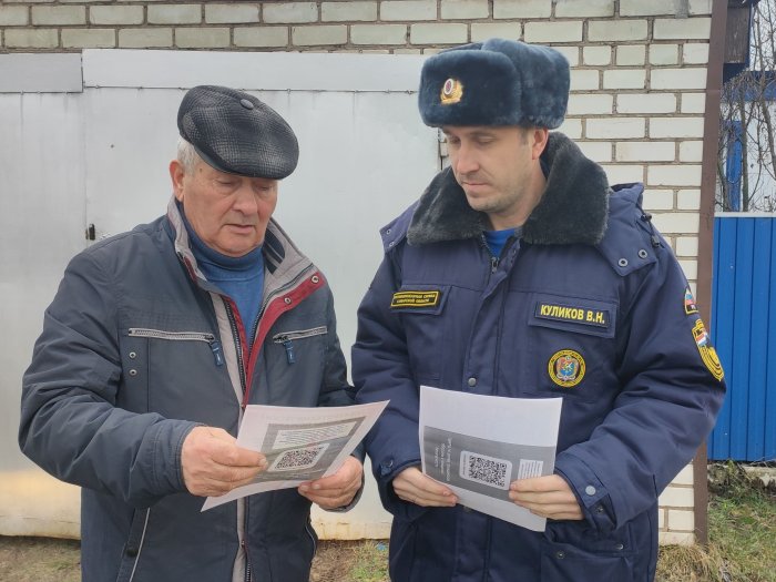 В Клявлинском районе продолжаются беседы о пожарной безопасности с населением