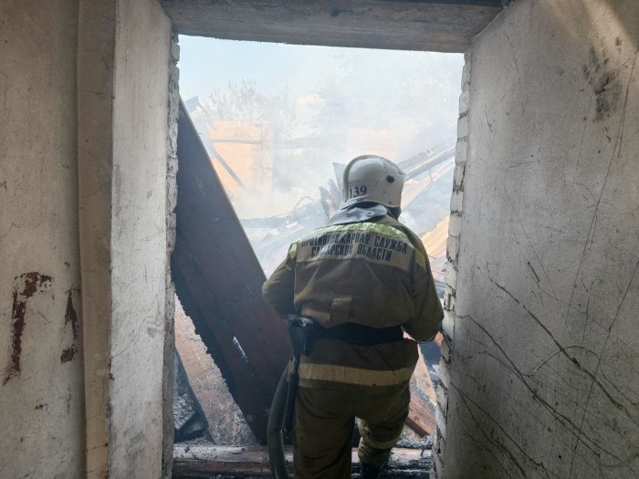 Богатовские огнеборцы тушили склад на площади 120 квадратных метров