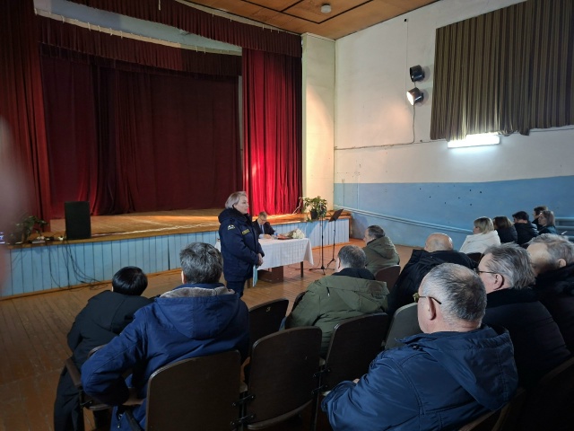 В Челно-Вершинском районе прошёл сход граждан, посвящённый профилактике пожаров