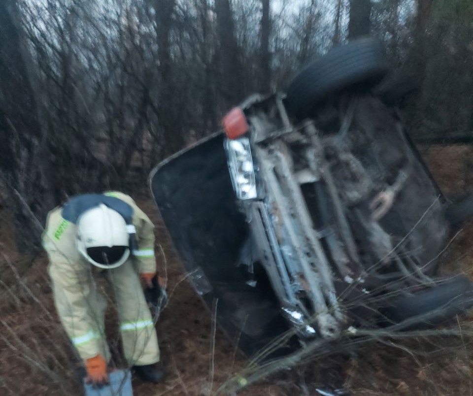 В Красноярском районе за минувшие выходные наши специалисты ликвидировали последствия двух ДТП и потушили три пожара В Красноярском районе за минувшие выходные наши специалисты ликвидировали последствия двух ДТП и потушили три пожара