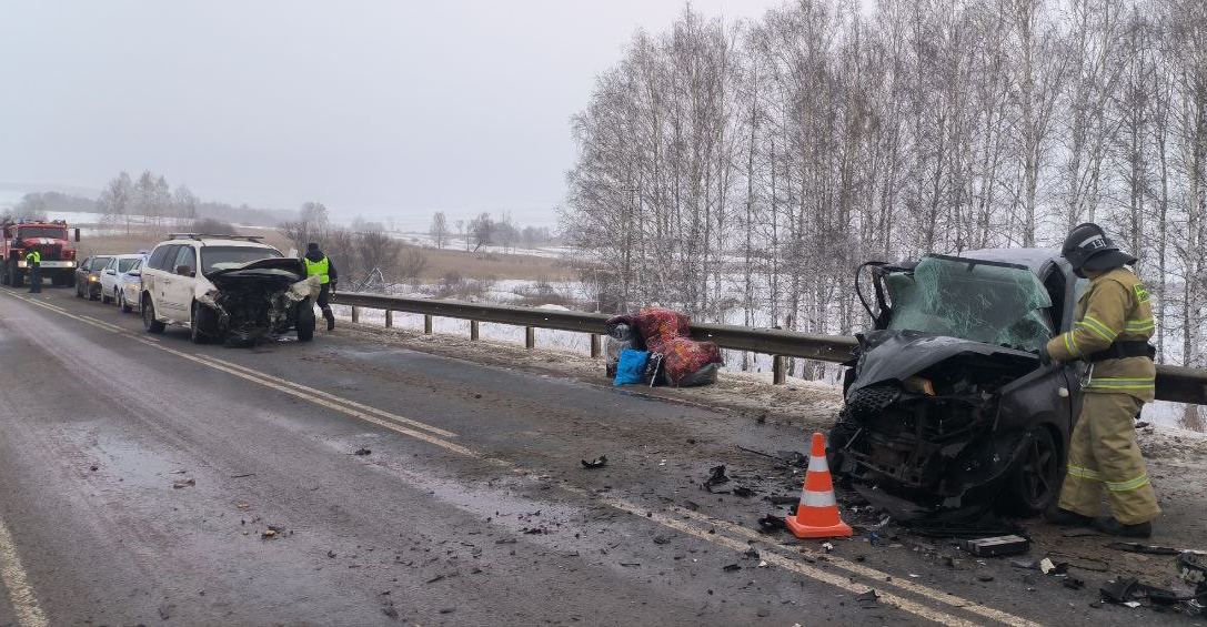 В Шенталинском районе специалисты пожарно-спасательной части № 131 работали на месте автоаварии